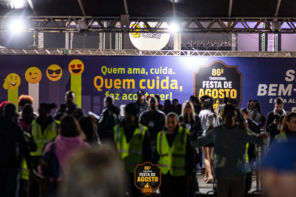Portal de entrada do evento: Quem ama, cuida